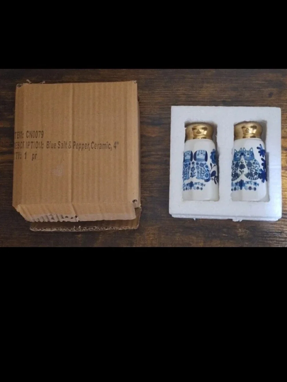 Cute One Hundred 80 Degrees Cats & Dogs Salt & Pepper Shakers Blue & White Gold